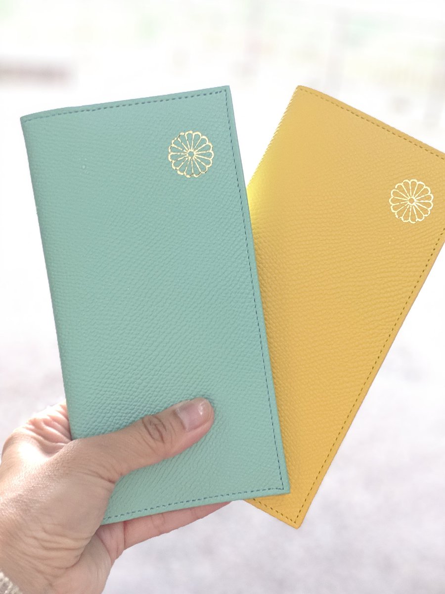 皇居 本革 菊の紋入り ゴールド長財布 東御苑 皇居の売店に！？