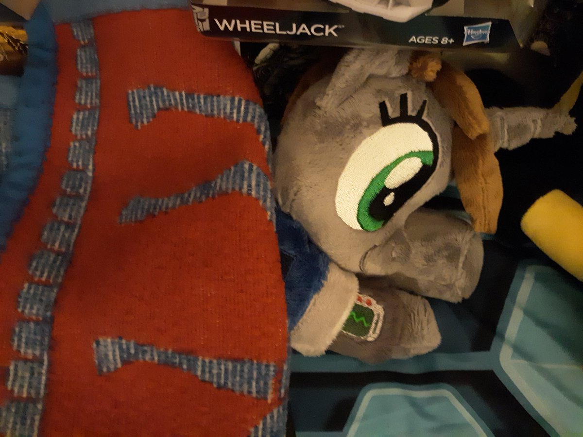 ChadthebadZman's tweet photo. Just got home and gave BIG HUGS to my new Bestie #littlepip from #falloutequestria ππ¦π Infinite Gratitude to the EXTREMELY TALENTED @KazzysPlush for making this sweet child O' mine #kazzysplush #mlp #brony #pipbuck #Thankyou https://t.co/KPk1yWhlRt