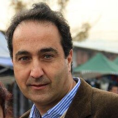 radiocooperador's tweet photo. Urgente: Ministra Gloria Hutt, renuncia al ministerio de transportes, debido a crisis de evasión en Metro de Santiago #EvasionTodoElDia #EvasionMasivaTodoElDia
 extraoficialmente entraría Pablo Zalaquett como el reemplazante en la cartera de transporte 
Noticia en desarrollo. https://t.co/H99r7xMMac