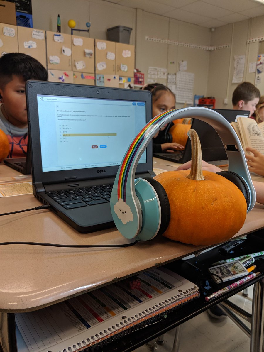 mslevault's tweet photo. So much fall fun, thank you to @HanStElem PTO! We loved 'working' with our pumpkins! https://t.co/bkTEJim7ZS