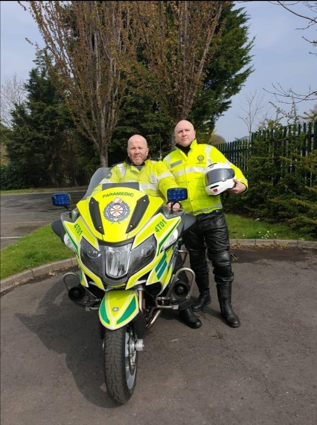 ParamedicHen's tweet photo. Today our @AmbulanceNAS Emergency Motorcycle Cycle Unit #EMRU completed it's 500th Emergency Call since it was recently introduced to the Cork area - these 2 well  trained #Paramedics are  part of the overall  @NASCork #Team https://t.co/yjm5E8OEX7
