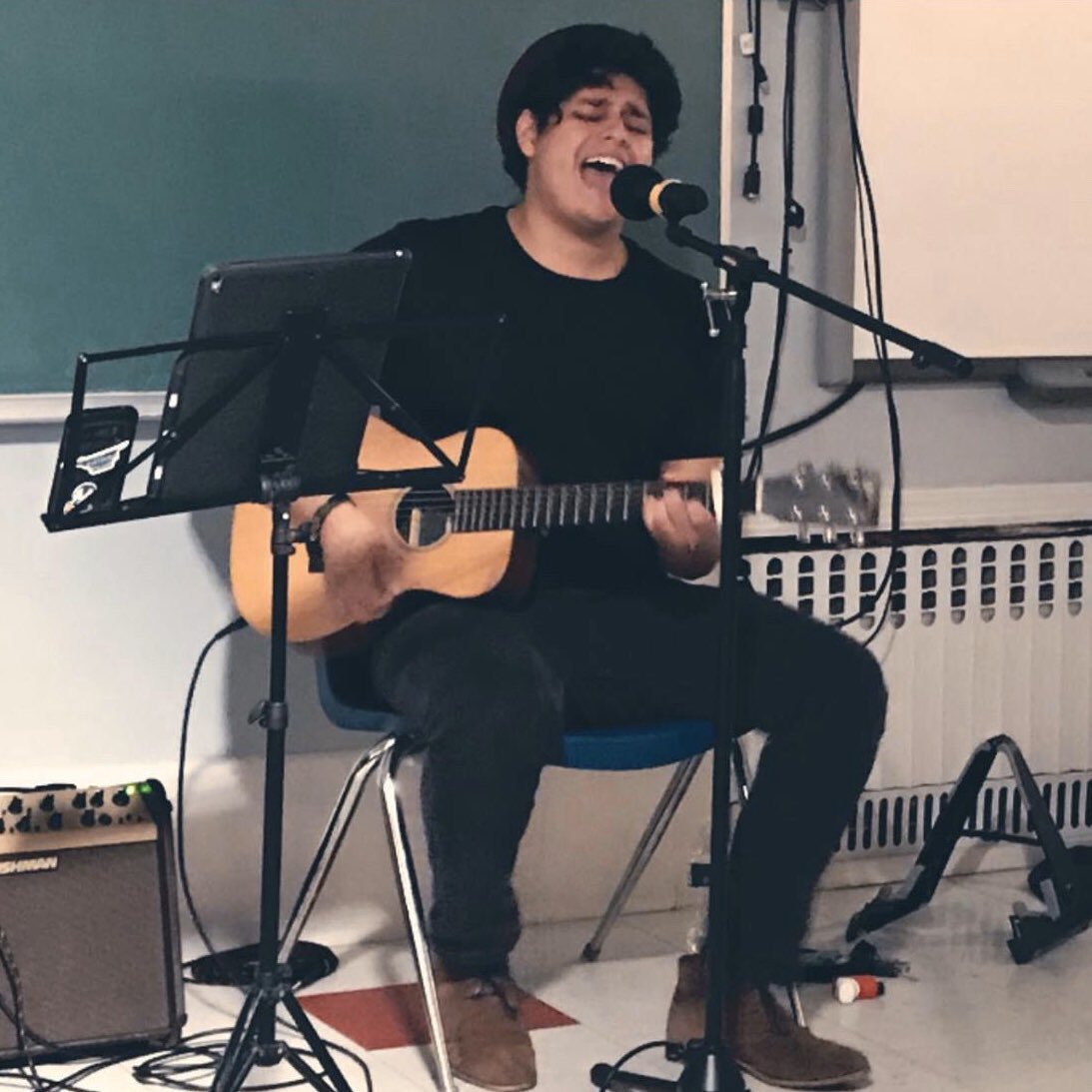 I had a great time Entertaining the Community Resource Center of Mamaroneck, New York. 
Team: JPZ MANAGEMENT - NYC.
#guitarist #songwriter #kevintapia #kevintapiamusic #musician #communityrecourcecenter #mamaroneckny #nonprofitorganization #ny #indieartist #artistforacause