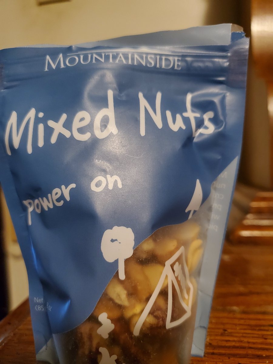 SplinteredSpace's tweet image. @Mountainside gave #dopeynation nuts that they make themselves. If a rehab goes that far into making mixed nuts, I imagine their rehab must be FANTASTIC! I saved these to eat them tonight as i listen to @Dopeypodcast to relive #dopeycon . Such a great moment in my life