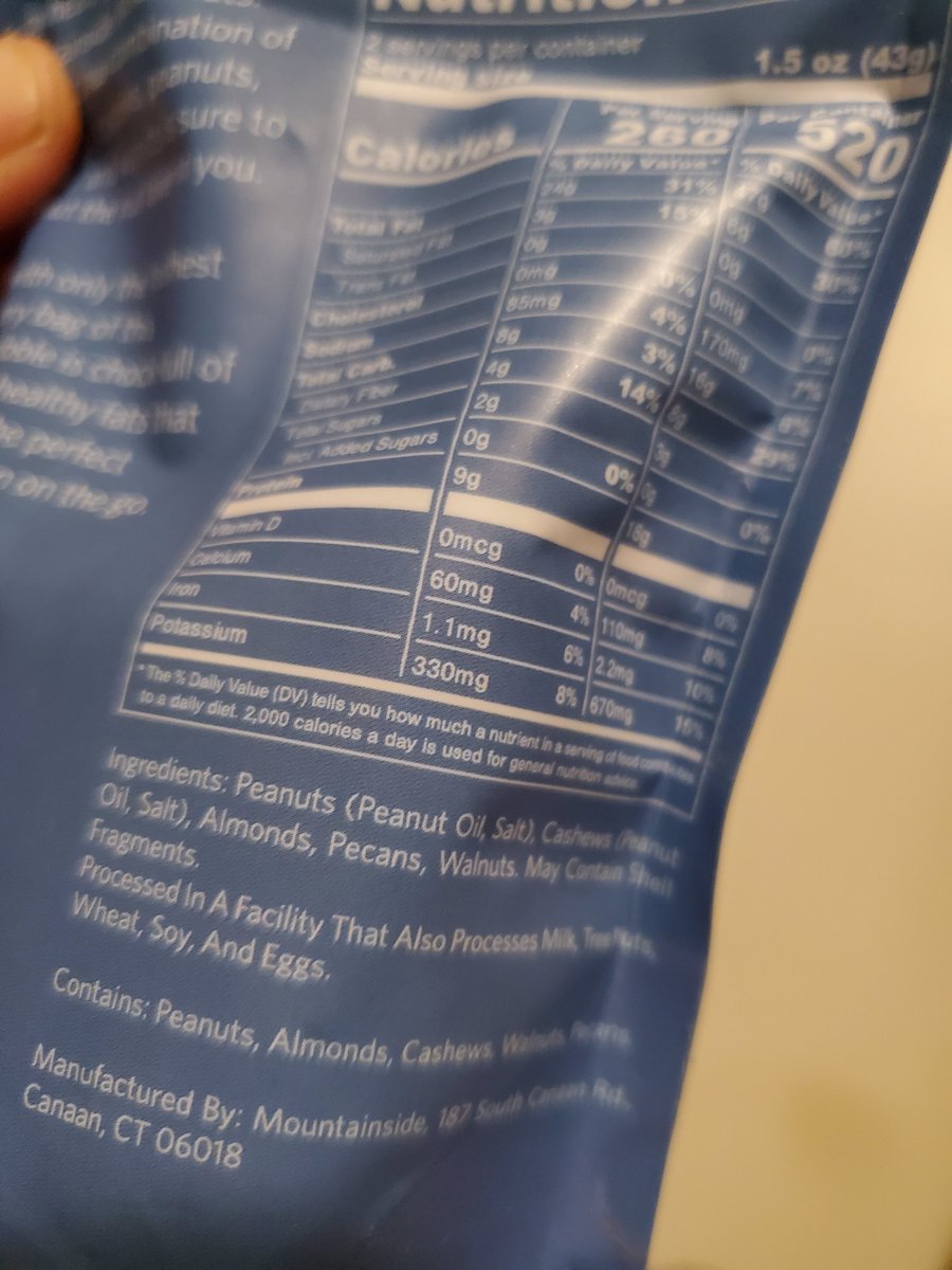 SplinteredSpace's tweet image. @Mountainside gave #dopeynation nuts that they make themselves. If a rehab goes that far into making mixed nuts, I imagine their rehab must be FANTASTIC! I saved these to eat them tonight as i listen to @Dopeypodcast to relive #dopeycon . Such a great moment in my life