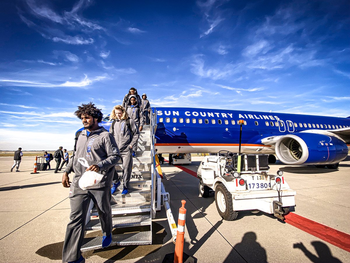 TulsaFootball's tweet photo. 🛬 The Golden Hurricane has touched down in Cincinnati, Ohio

#ReignCane 👑🌀 #HuntForTheCrown https://t.co/EQDlOn7ZW6
