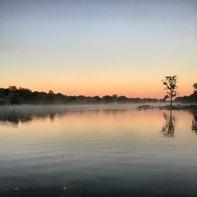 CasteleynPhilip's tweet photo. No filter needed. Love the Lakeview we get to wake up to! https://t.co/oPm84BnVsg https://t.co/PQyUdK5WXB