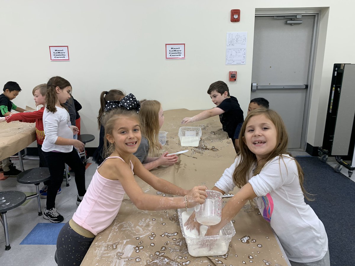misscastello1's tweet image. And we ended the day with a 2nd grade oobleck experiment to close out unit 1! Thank you @MeadowScience ! #integratedcurriculum #mineolaproud