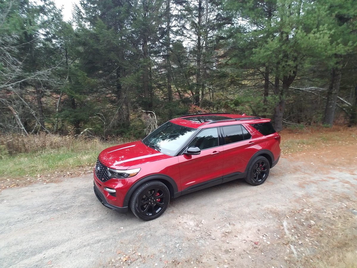 SamFiorani's tweet photo. Just back from @IMPAnews #impaTestDays at @MonticelloMC where we got behind the wheel of some great vehicles including the @FiatChrysler_NA #124Spider and the new @Ford #2020Explorer @AutoForecast https://t.co/zyO7czmCeU
