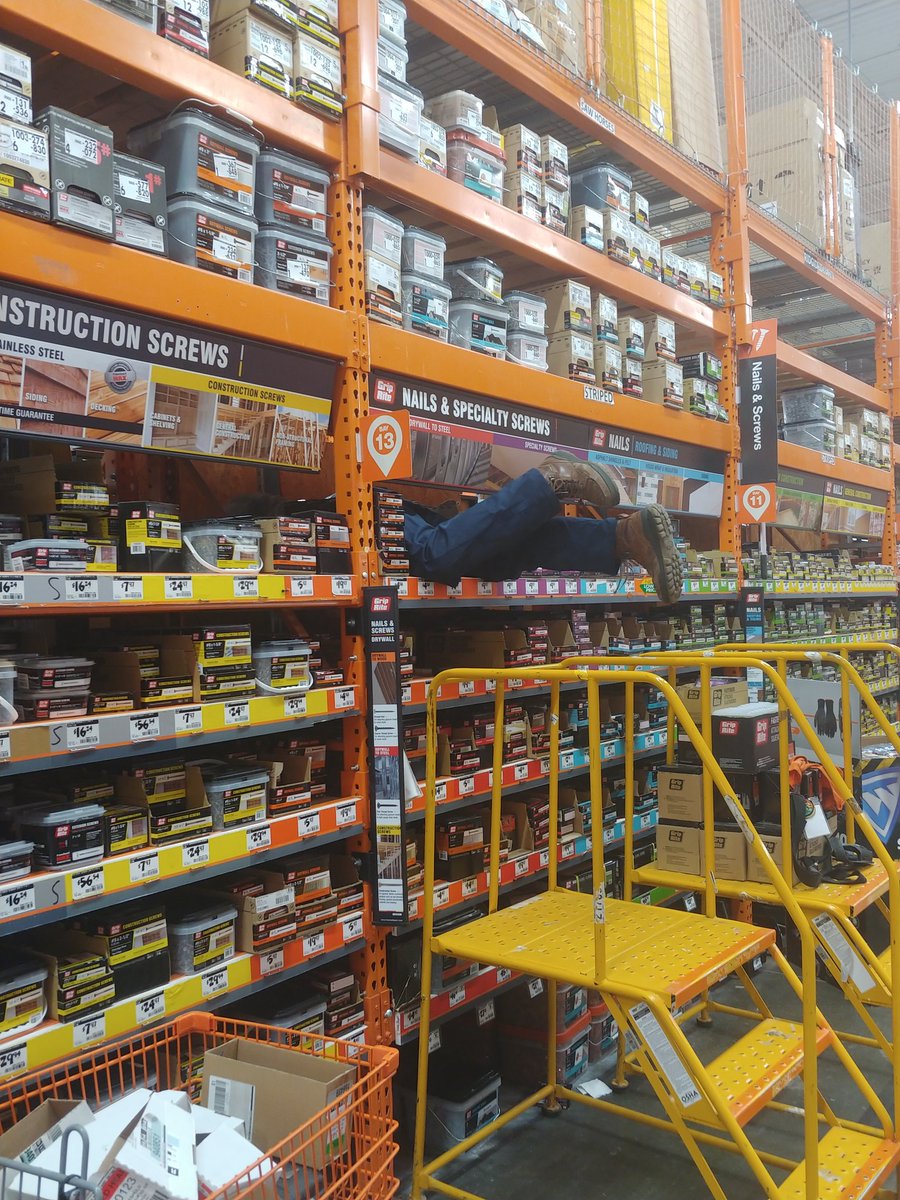 Hdrocks1996's tweet photo. This is what happens at HD1118 when you ask DHs to pack and fill holes in D25. We lose people 😆. Luckily we pulled him back out. Wtg David. https://t.co/hMoBdvufZP
