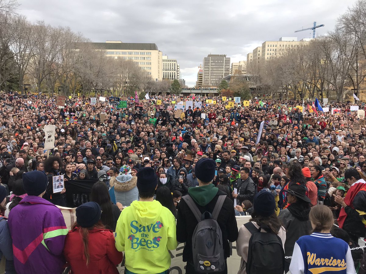 CJEdmonton's tweet photo. TODAY WE MADE HISTORY ✊

our official estimate is over 10,000 people out in the heart of oil country at #climatestrikeyeg, joined by @GretaThunberg. 

#abpoli #ableg #GreenNewDeal https://t.co/LEMKqR6jKj