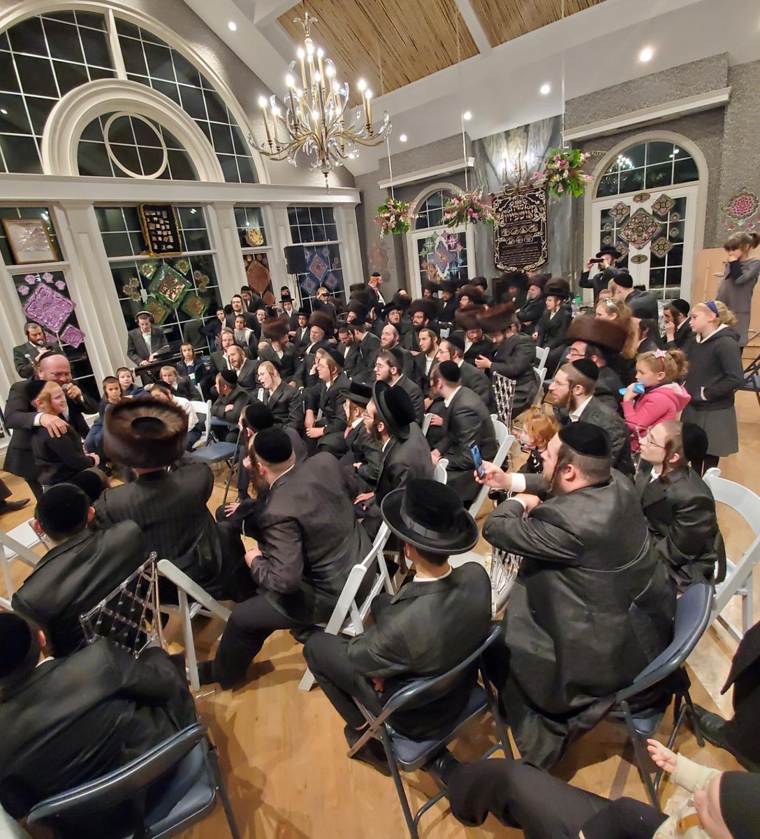 MKStudios's tweet photo. Here’s a glimpse of the Simcha and energy at last nights beautiful Simchas Beis Hashoeiva in KJ with @sheaberko, @Levi_Lesin and Yehuda Green! #MKproduction
Watch: https://t.co/i1f8gRnQMN https://t.co/CaRInI5D71