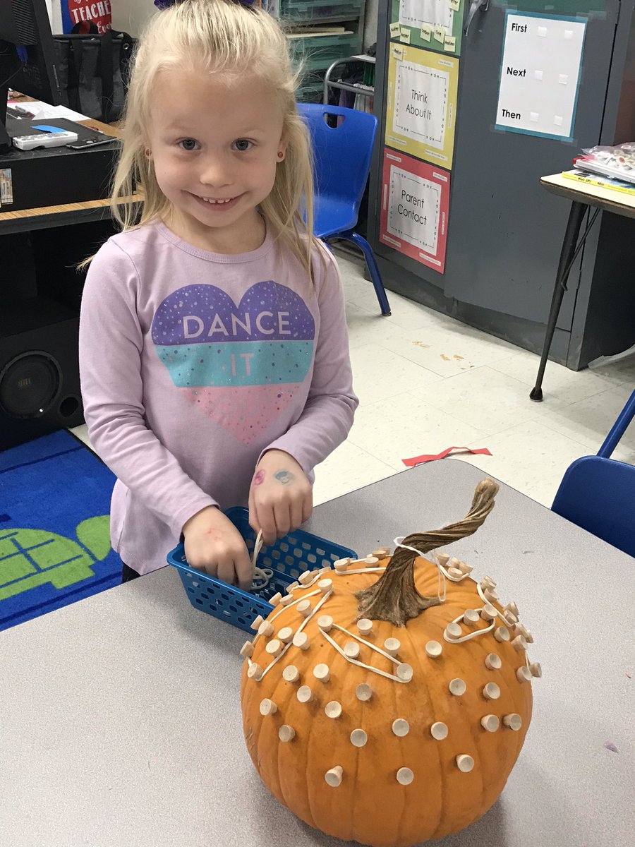 MissSandAPreK's tweet photo. Thank you Ms Lorna for sharing your geo board made into a pumpkin! Our kids loved creating shapes and then describing the details of the shape. “Look it’s a triangle, it has three sides.” “I’m making a rhombus”
#SharingIsCaring #MathInPreK https://t.co/rmmUVO9mWc