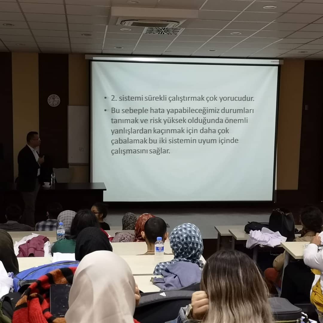 GaziantepBAT's tweet photo. Bu hafta senenin ilk kariyer günümüz kapsamında Cem Gökçen'den "Kendi kararlarımızı kendimiz mi veriyoruz?" konusunu dinledik. Bu güzel sunum için Cem hocamıza çok teşekkür ederiz. 😊 https://t.co/UzoMfk96DU