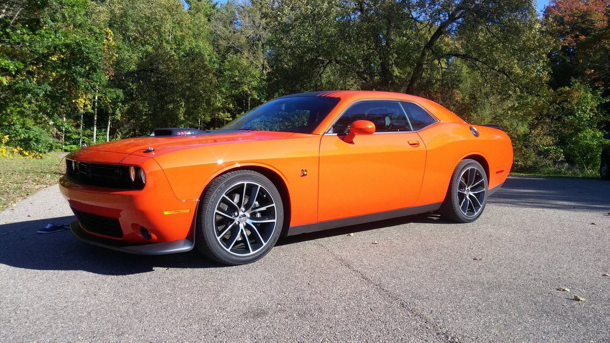 scatpackshaker's tweet photo. What’s your colour choice ? #scatpackshaker like #gomango retweet #plumcrazy @FiatChrysler_NA @FCAWorkVehicles @FCA_NACareers https://t.co/xPHycFlRqZ