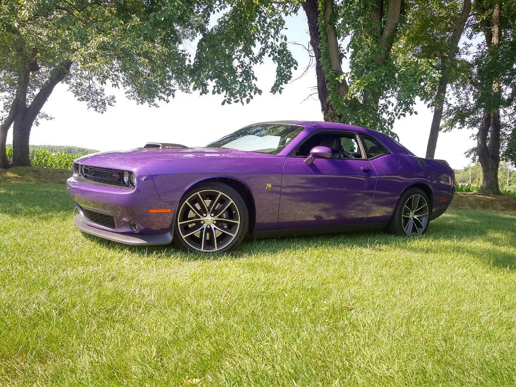 scatpackshaker's tweet photo. What’s your colour choice ? #scatpackshaker like #gomango retweet #plumcrazy @FiatChrysler_NA @FCAWorkVehicles @FCA_NACareers https://t.co/xPHycFlRqZ