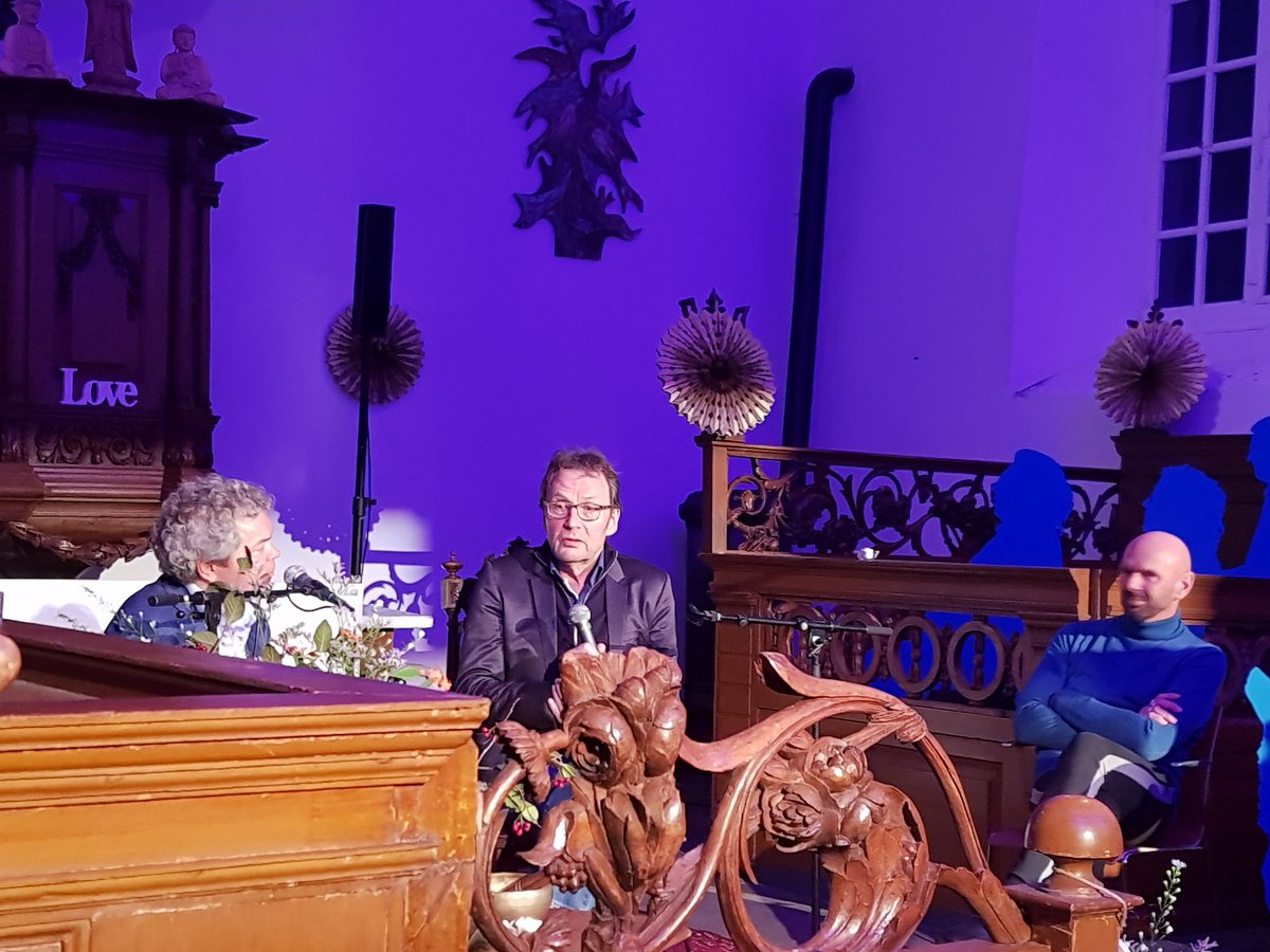 dasjagoud's tweet photo. Het was een bijzondere avond in #Saaxumhuizen. De 1e avond van #geluksweekend met o.a. #JanKuiper, #Koenverbraak, #CeesGrimbergen. 
Met o.a. muziek en mooie verhalen.
#vrijdag #zaterdag en #zondag proramma in #Saaxumhuizen https://t.co/3UXdbbZuSF