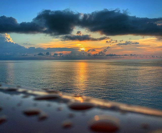 arriving into #GreatStirrupCay this morning 
#NorwegianSKY #cruise #travel #sponsored <a href="/cruisenorwegian/">Norwegian Cruise Line</a>  #FeelFree #bahamas #sunrise #wow #traveladdict @norwegiancruiseline
