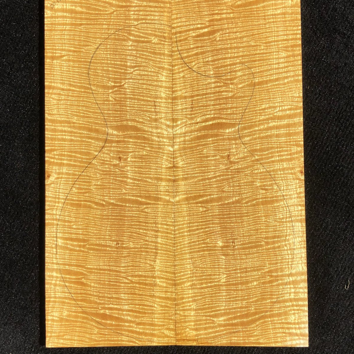 LaRoseGuitars's tweet photo. #1 CURLY MOVINGUI!! Amazing Top!! 20.75” x 14.125” x .38” riddled with curl and solid! Tap tone rings!! Rich and Lustrous! 120$ takes it!! These are stunning 🤯🍁Message me!! #wood #woodworking #movingui #figuredwood #insanefigure #curlymovingui #luthier #acoustic https://t.co/hzXlbKE0v5