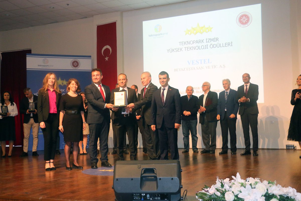 Teknoparkizmir_'s tweet image. Tebrikler👏👏👏👏 #TEKNOPARKİZMİRYÜKSEKTEKNOLOJİÖDÜLLERİ #18Ekim2019 @VestelBeyazEsya @met_automation @iyteedutr