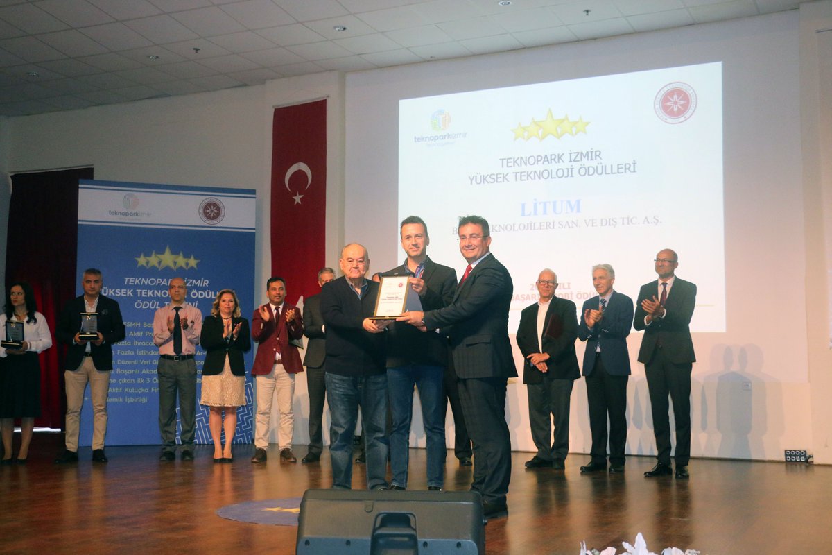 Teknoparkizmir_'s tweet image. Tebrikler👏👏👏👏 #TEKNOPARKİZMİRYÜKSEKTEKNOLOJİÖDÜLLERİ #18Ekim2019 @VestelBeyazEsya @met_automation @iyteedutr