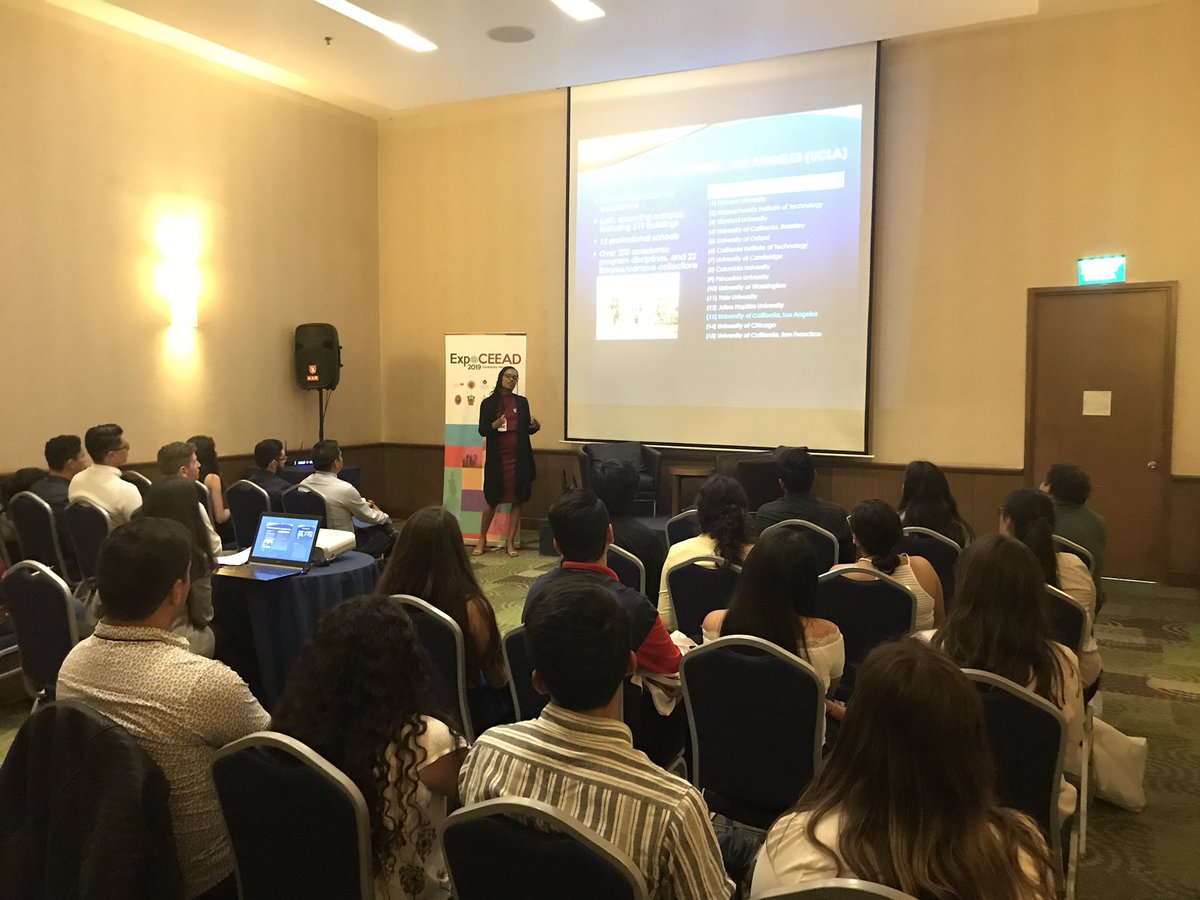 alejandrojimp's tweet photo. En la presentación de @UCLALaw_Alumni en la feria de posgrados en derecho de #expoCEEAD @CEEAD https://t.co/irUNsnmbJD