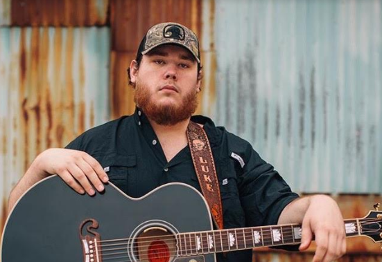 CountryTourNow's tweet photo. Luke Combs 2019-2020 Tour Dates >> https://t.co/CGAwWhc8KP #LukeCombs https://t.co/ofS7NdXu64