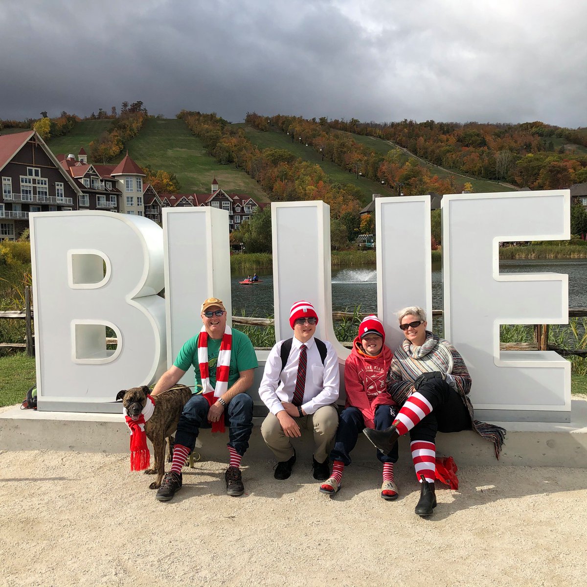 RMHCSWO's tweet image. Showing their stripes all the way from @BlueMtnResort! If you have your #RMHCstripes be sure to #shareapic with #showyourstripes tagging @rmhcswo  💕Your photo will be added to our website #linkinbio rmhc-swo.ca/show-your-stri…