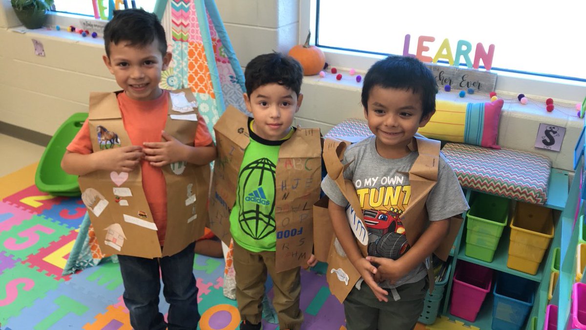 shrevesc08's tweet photo. When you’ve learned the WHOLE alphabet how do you celebrate?...a letter parade of course! These @Enon_Elementary kinders were eager to show what they know! #abcbootcamp #EnonRocks #oneccps https://t.co/cZj7OoK6Bp