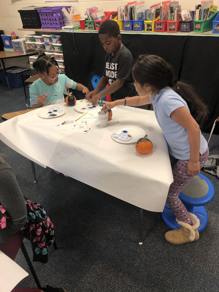 Lockheed2C's tweet photo. We had a great time making our character trait pumpkins! Look at those sweet, engaged, and happy faces! ✈️❤️@LockheedElem https://t.co/CosyLaz70v