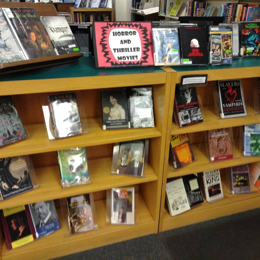KeeneMasonLib's tweet photo. #NewLibraryDisplayAlert
Our #Halloween, #DayoftheDead and #Horror Display is now up! All materials are available to check out!
@KeeneMasonLib @KeeneState_ #librarydisplay #KeeneStateCollege #KeeneState #KeeneNH #books #movies https://t.co/GOIiK0w1Pa