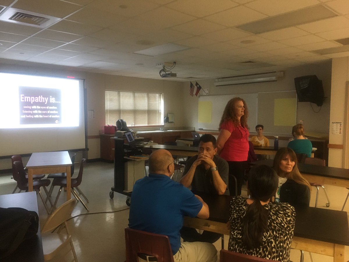 mariagvaso's tweet photo. Can you hear me know? Amazing learning about Empathy with Señorita Zabel-Brewer. Three unusual questions that will open your students’ hearts. #1LIDS https://t.co/lt9oYq5V7c