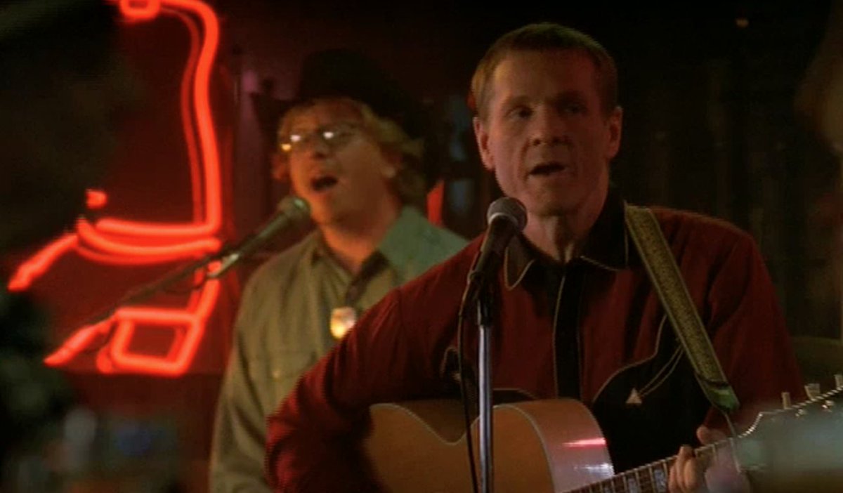 crashdowncom's tweet photo. Yes, Kyle your dad is a great musician!

#kylevalenti #jimvalenti #thegreatsnapplecaper #roswelltvshow #roswell https://t.co/gMFCMi6lqm