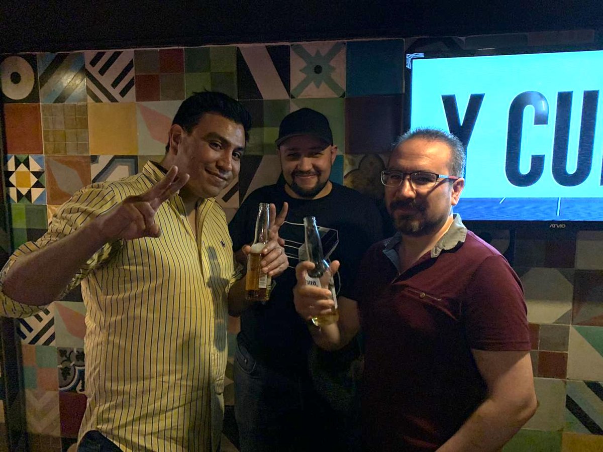 IntersysM's tweet photo. ¡Ayer estuvimos celebrando nuestro tradicional happy hour!😁  🎉
Mantener un ambiente laboral positivo y generar buenas relaciones entre los integrantes de la familia intersys, es una de las razones principales para salir cada mes a celebrar. https://t.co/3PEfKkeInp