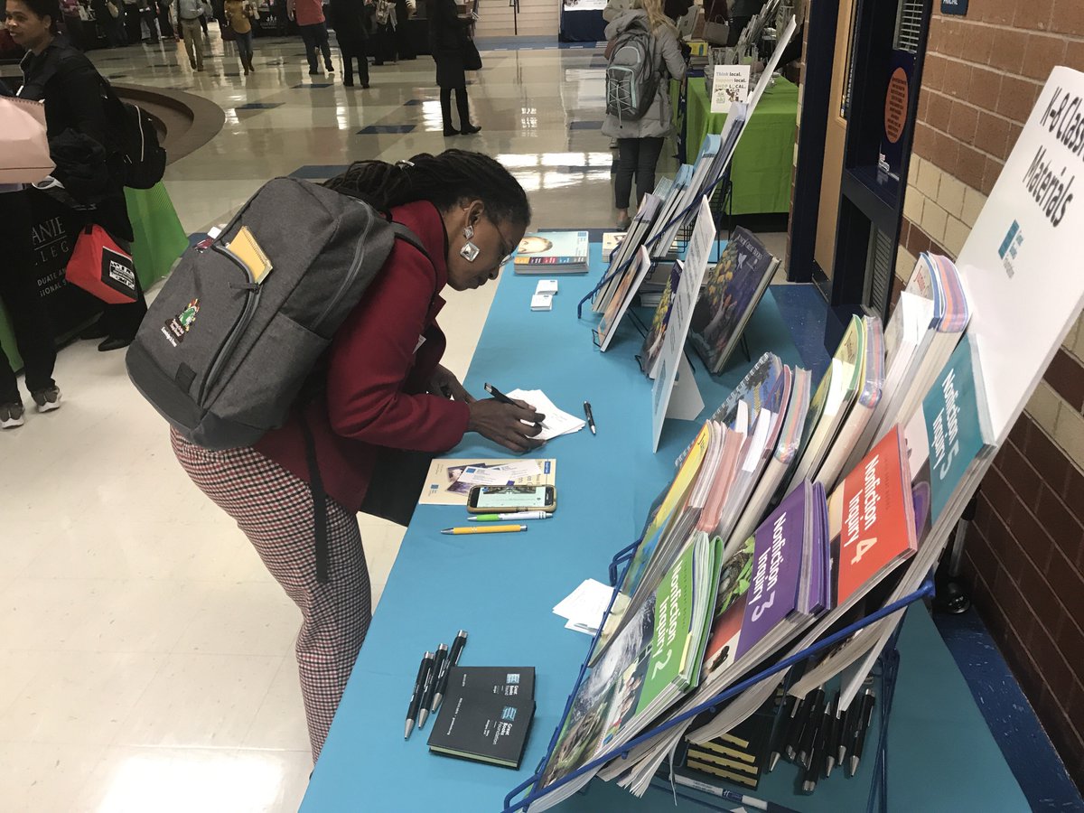 GreatBooksFnd's tweet photo. Happy Friday! We are at the MEGS (Maryland Educators of Gifted Students) Conference. It's a full house! #SharedInquiry #GiftedConference https://t.co/6CeVnCVeVk