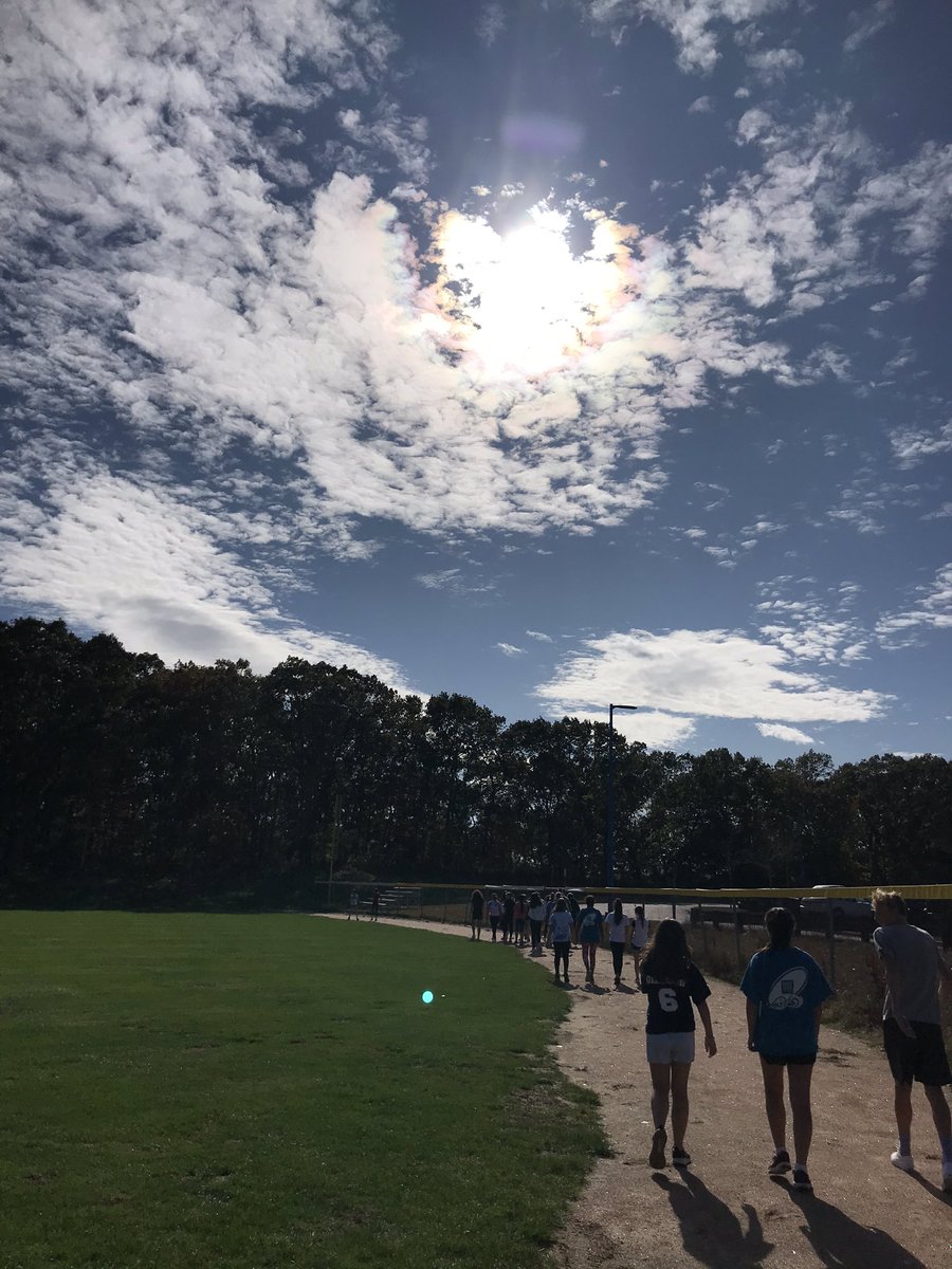 cakay77's tweet photo. Fresh air! Finally outside thanks to a student reminder that we’d go OUT next sunny PE day! #sothatsthesun #bestwaytoendtheweek #WMSleadtheway #bulldogpride https://t.co/P1iRNb39AV