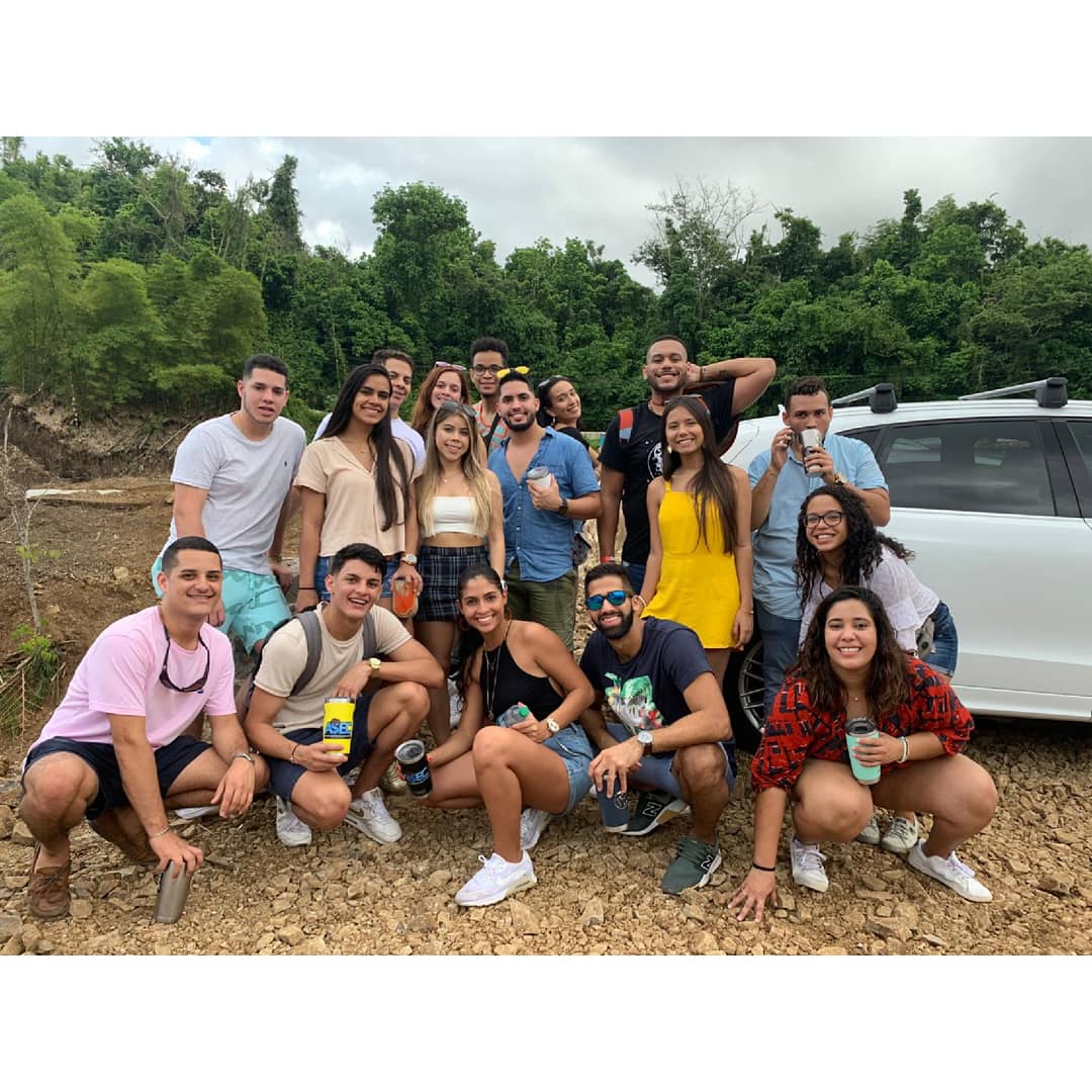asec_uprb's tweet photo. Chinchorreo🚍 con AEC Rio Piedras😁 Gracias a todos los que asistieron
¡La pasamos espectacular!🎉💃🏼🕺
#AsecUPRB #AECRP https://t.co/JgskFCVvKm