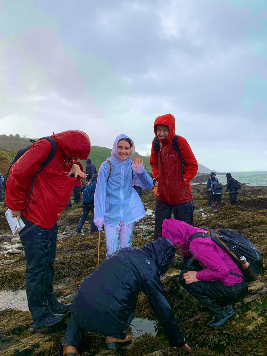 StormMcclements's tweet photo. Field week day 5!
Being an organism on the rocky shore can be quite stressful, today we found out being a marine biology student on the rocky shore with the uncertainty on the great British weather can be pretty stressful too! Blue skies to torrential rain in minutes! #PlyMBIO https://t.co/KsCta6Cp96