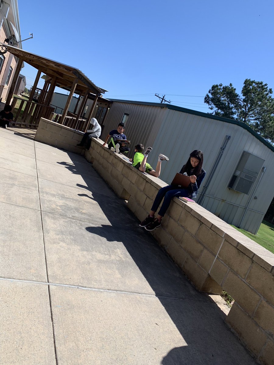 Sometimes we test outside!! :) It was such a beautiful day!#WISDgreatness #TESbulldogs