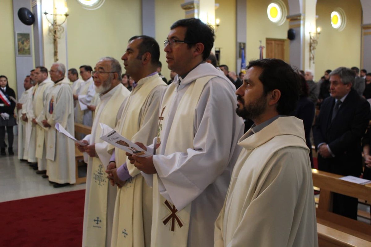 Hoy la Gobernadora <a href="/Anita_Mayorga/">Ana Mayorga</a> participó en el Tedeum y desfile escolar en conmemoración de los 100 años de la llegada de la Congregación Salesiana a nuestra región, enfocados en seguir el legado de Don Bosco formando a “buenos cristianos y honestos ciudadanos”. #ChileEnMarcha