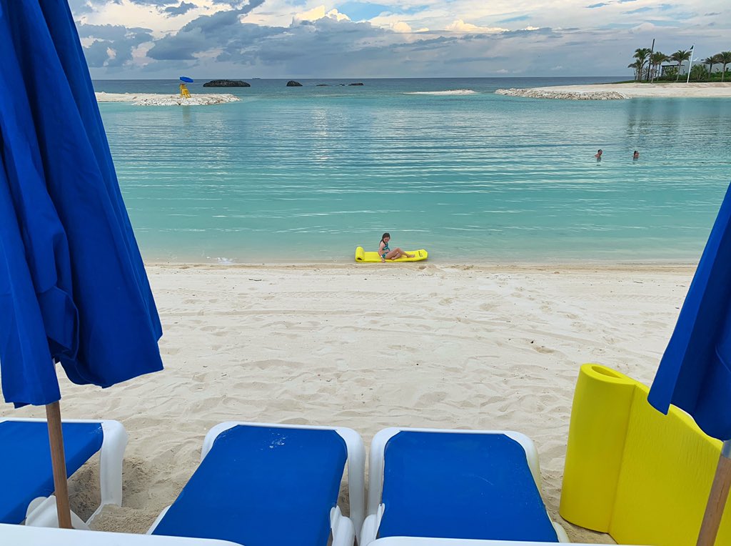 get a villa, enjoy your private #beach 🏖

#NorwegianSKY #cruise #travel #sponsored <a href="/cruisenorwegian/">Norwegian Cruise Line</a>  #FeelFree #bahamas #GreatStirrupCay #tdad #familytravel #traveldad