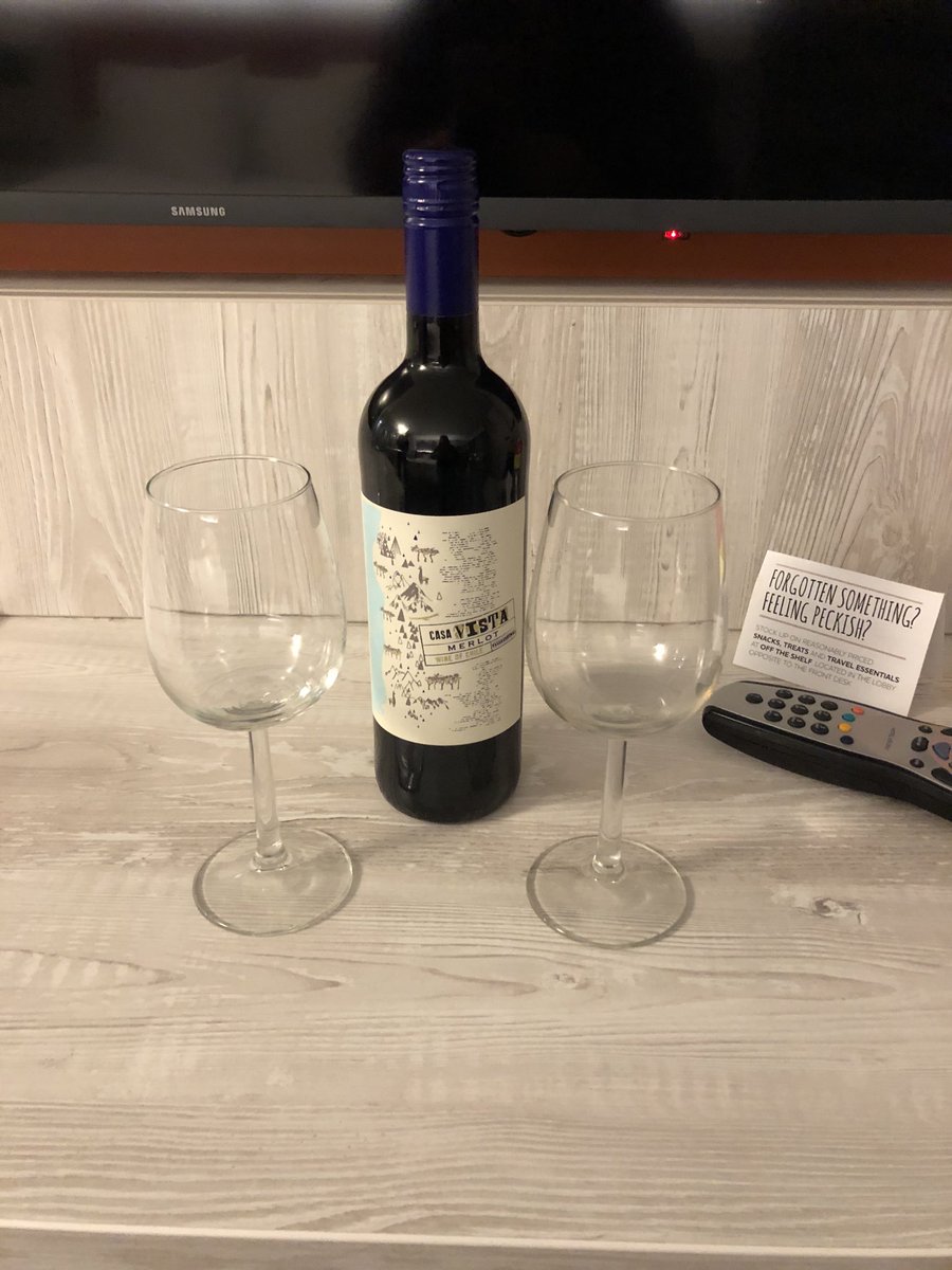 janorris11's tweet photo. Thanks for the lovely welcome @jurysinnbelfast and thanks for the upgrade Jackie &amp; Ryan 😀 https://t.co/iPCT7rdM4R