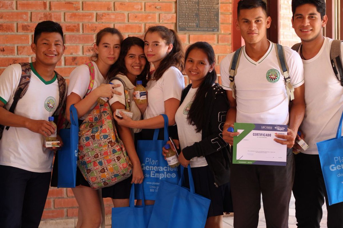 PlanDeEmpleoBol's tweet photo. ¡Llegamos a Beni!
Colegios de Trinidad nos abrieron las puertas para hablar de Orientación Vocacional y Laboral. 
#BoliviaEsJovenBoliviaTrabaja
@minplanifica https://t.co/8e7lNnBibs