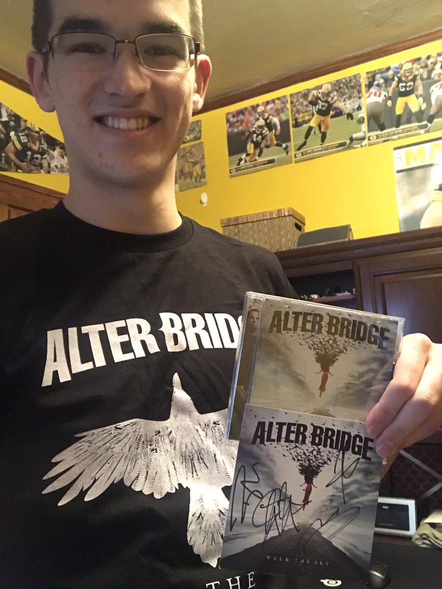 Thanks <a href="/alterbridge/">Alter Bridge</a> the album rocks!!