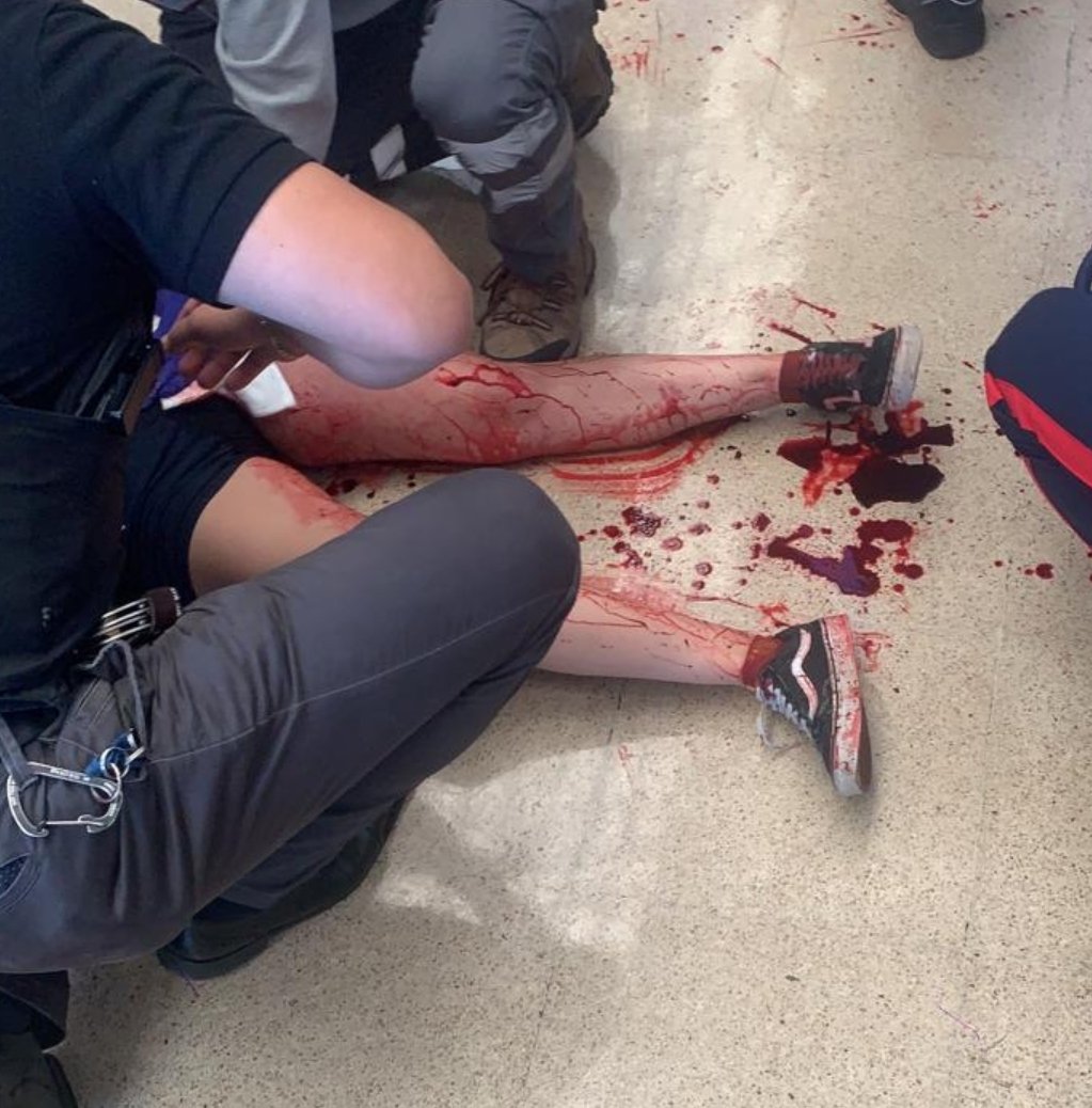 ALERTADESISMO's tweet photo. Carabineros dispara a manifestantes en Estación central cc @biobio https://t.co/Y3zP8eTJFJ