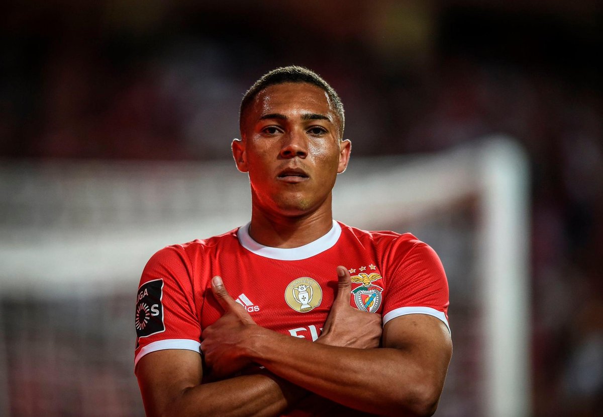 PP_OGDL's tweet photo. #Lagiola do que é que estás a espera para ele ser titular? 🤨😅

PS: o que o RDT trabalha para a equipa é de doidos, já merecia golos... Toquem a trabalhar mais para o espanhol malta. https://t.co/Z6yjxVaY4n