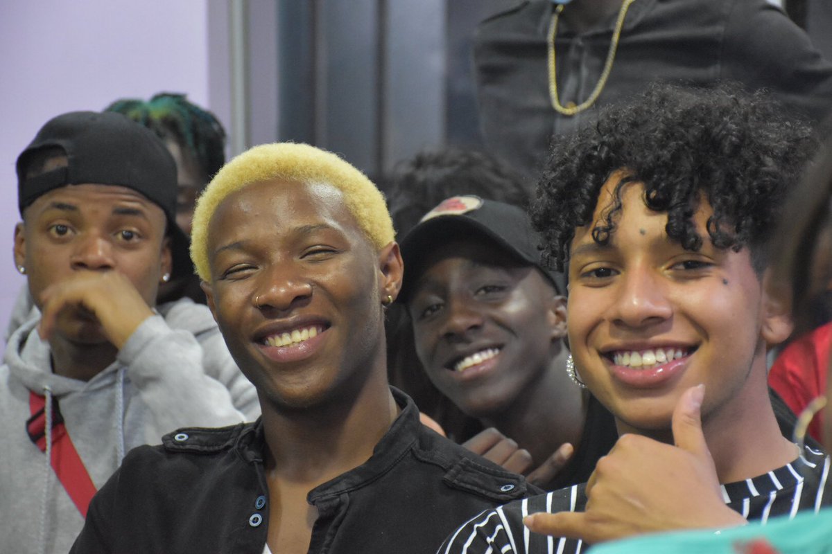 UnidadVictimas's tweet photo. Estos son los jóvenes de #Afromupaz, que a partir de hoy pueden transportarse de manera segura y cómoda entre sus comunidades en el sur de #Bogotá. #UnidosPorLasVíctimas https://t.co/RH2VjJGDjk