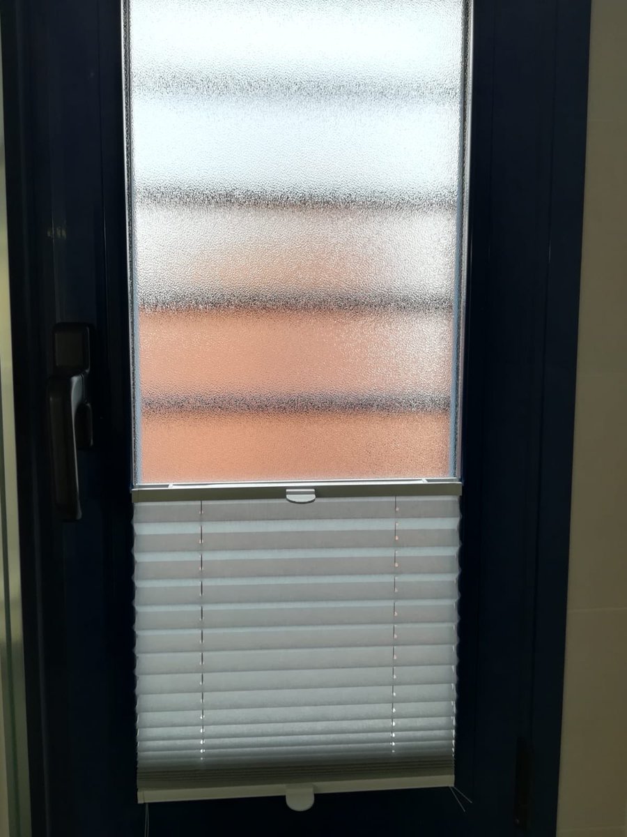 teresayf15's tweet photo. Si tu ventana es pequeña, tu espacio reducido y te gusta lo simple, las cortinas plisadas son una buena opción. 😍

#cortinasplisadas #plisadas #decor #confeccióneinstalacióndecortinas #decoracióntextil #ropadehogar #vestimosventanas #textilhogar
#fashionhomelhogary #creandohogar https://t.co/ad6TWzPx3k