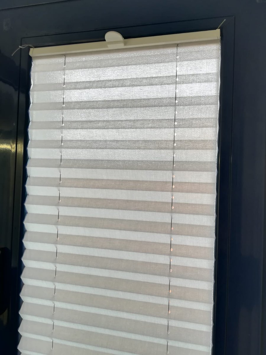 teresayf15's tweet photo. Si tu ventana es pequeña, tu espacio reducido y te gusta lo simple, las cortinas plisadas son una buena opción. 😍

#cortinasplisadas #plisadas #decor #confeccióneinstalacióndecortinas #decoracióntextil #ropadehogar #vestimosventanas #textilhogar
#fashionhomelhogary #creandohogar https://t.co/ad6TWzPx3k