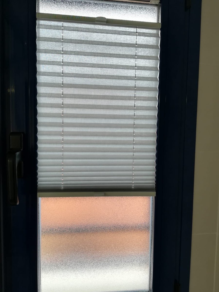 teresayf15's tweet photo. Si tu ventana es pequeña, tu espacio reducido y te gusta lo simple, las cortinas plisadas son una buena opción. 😍

#cortinasplisadas #plisadas #decor #confeccióneinstalacióndecortinas #decoracióntextil #ropadehogar #vestimosventanas #textilhogar
#fashionhomelhogary #creandohogar https://t.co/ad6TWzPx3k