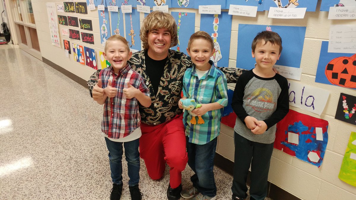 sbchoplin's tweet photo. Some great kids hanging with their Rock Star principal @SedgeGardenES @donaldgwyatt https://t.co/o9jE0oKFMk